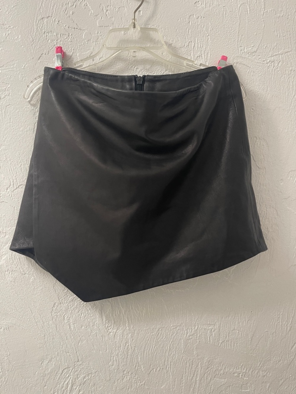 Michelle Mason Black Lambskin Leather Mini Skirt, Size 6 - Picture 4 of 13